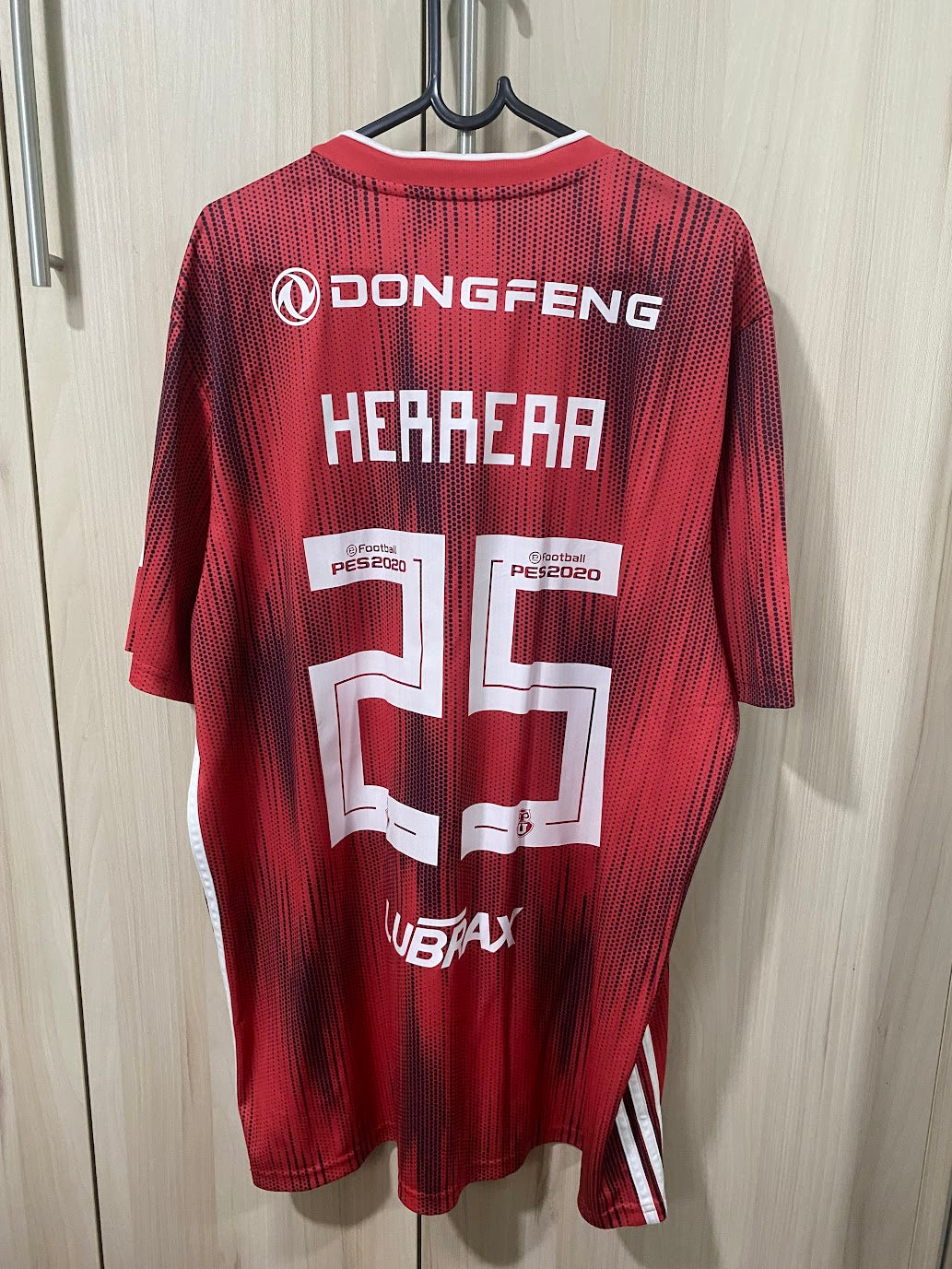 Goalkeeper/Third Universidad de Chile 2017 Shirt (Size XL - 60x78 cm)