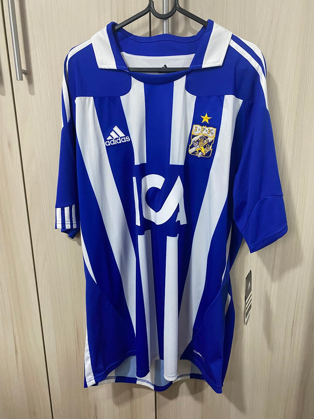 IFK Göteborg Home Shirt 2010 (Size XL - 59x80 cm)