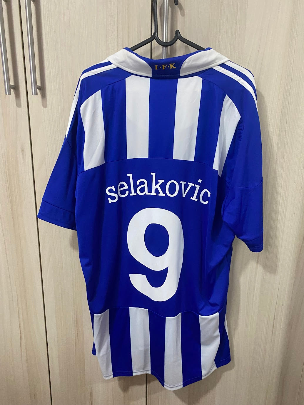 IFK Göteborg Home Shirt 2010 (Size XL - 59x80 cm)