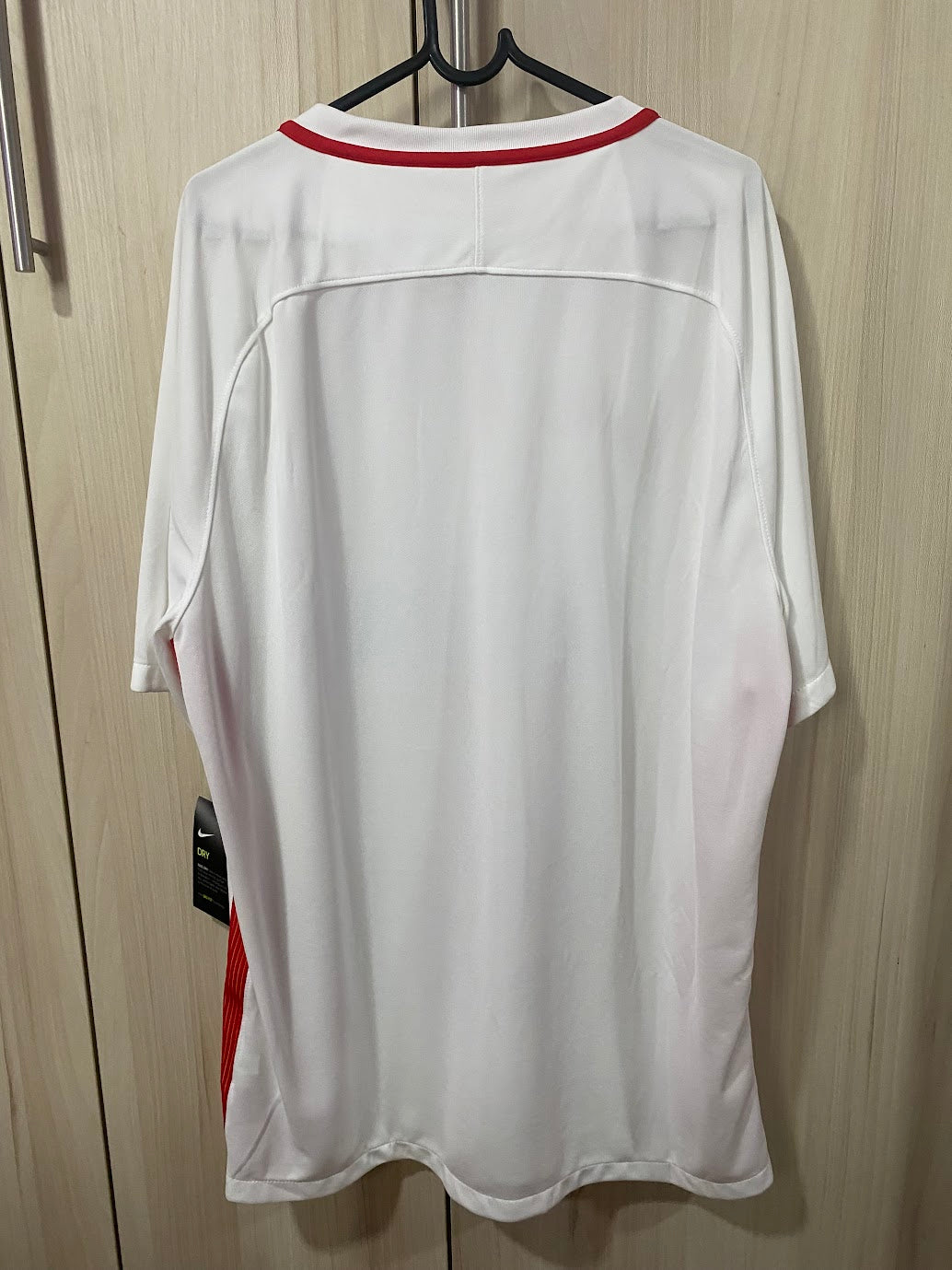 RB Salzburg Home Shirt 2015 (Size XL - 59x78 cm)