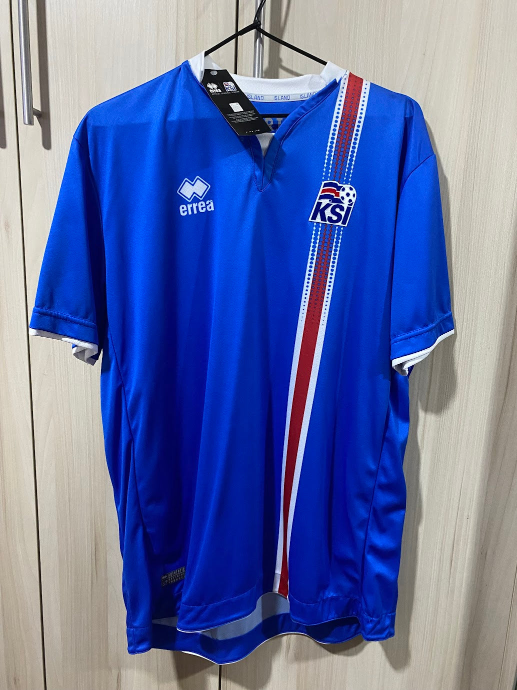Iceland Away Shirt 2018 - Size XXL (58x80 cm)