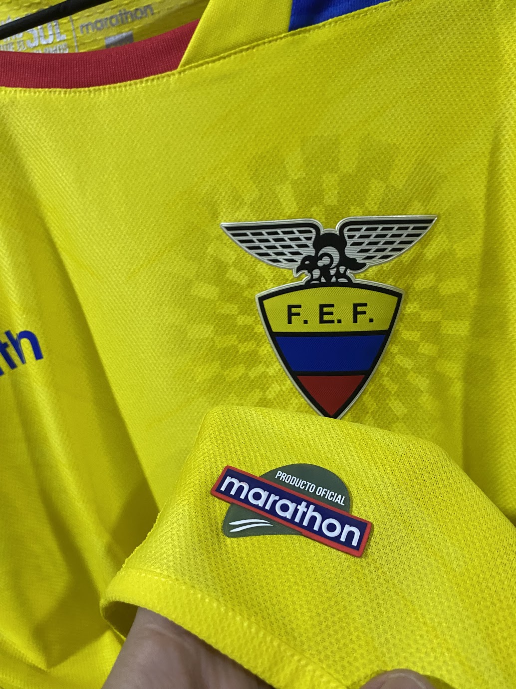 Ecuador Home Shirt 2014 - Size 2XL (58x78 cm)