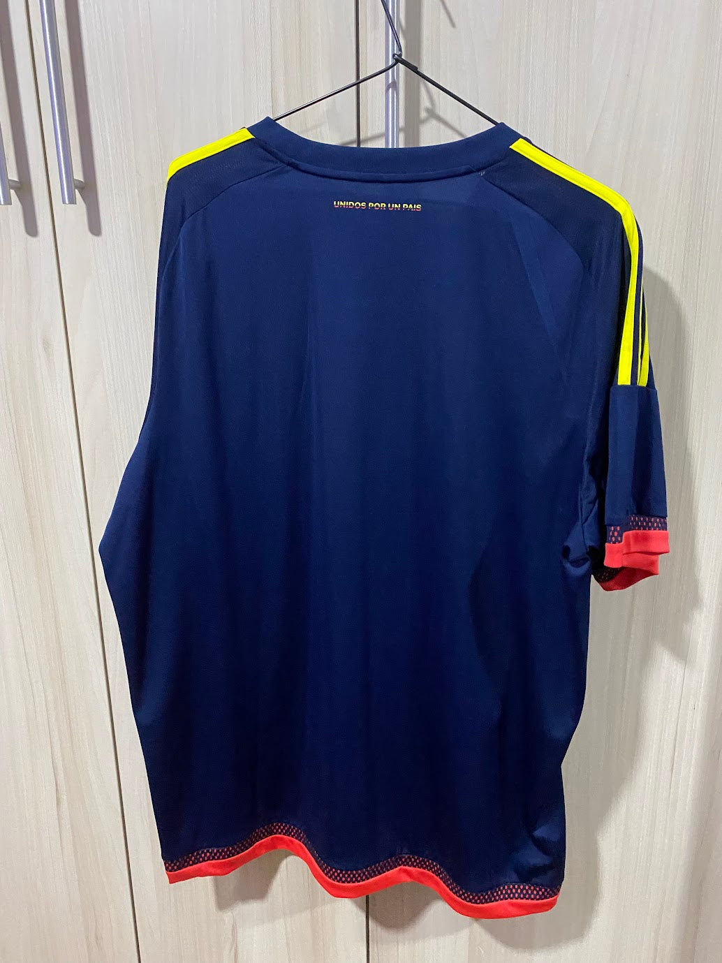 Colombia Away Shirt 2014 - Size XL (58x78 cm)
