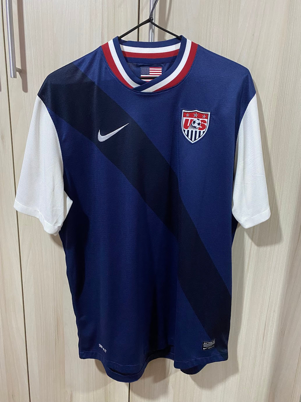 USA Away Shirt 2012 - Size L (55x76 cm)