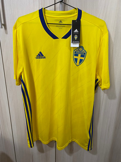 Sweden Home Shirt 2019 - Size XL (59x79 cm)