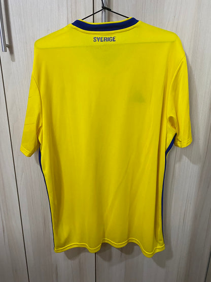Sweden Home Shirt 2019 - Size XL (59x79 cm)