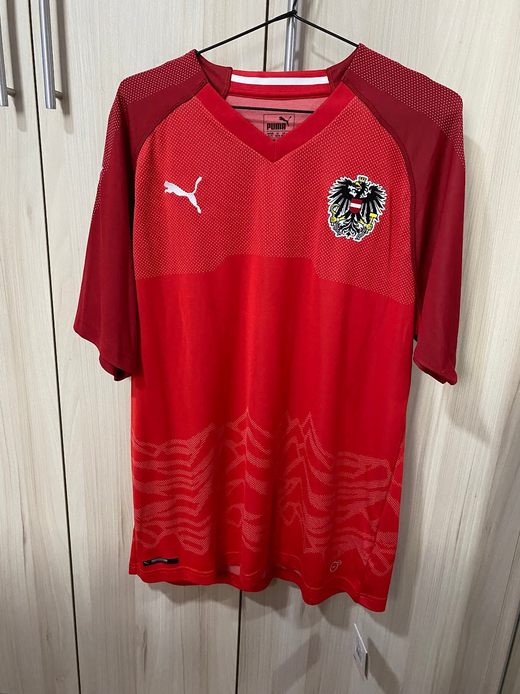 Austria Home Shirt 2016 - Size XL (58x78 cm)