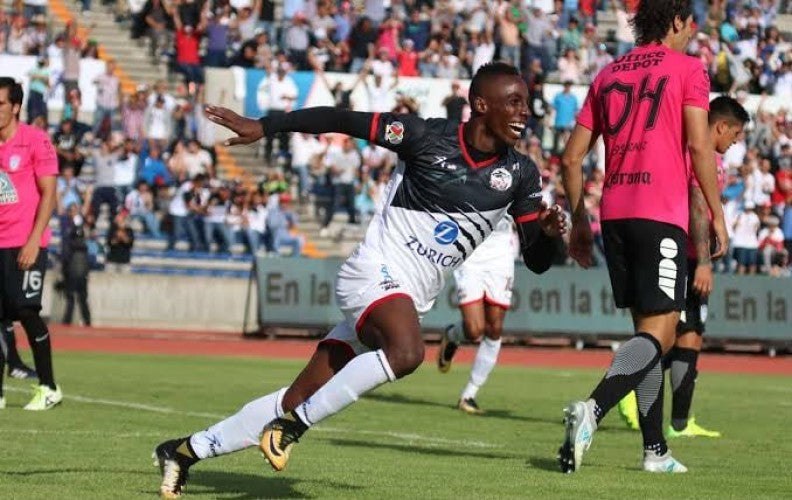 Espetacular - Lobos Buap - México - #17 Advíncula - Mangas Longas - Modelo Jogador - De Coleção!
