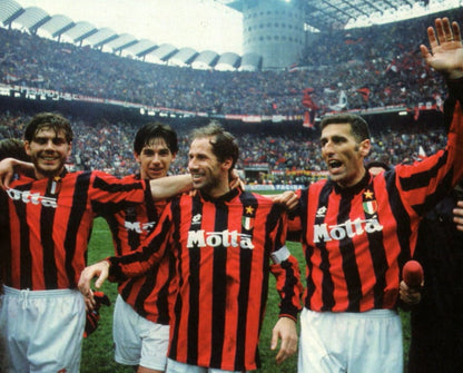 Raridade Espetacular Camisa Milan 1993/1994 – Van Basten - Mangas Longas - de Coleção!