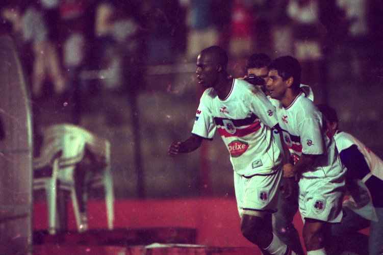 Santa Cruz Game Shirt - Brazilian Series A - 2001