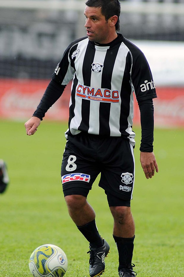 Raridade - Camisa do Montevideo Wanderers - Uruguai - Uruguay - 2011/2012 - Tony Pacheco - de Coleção!