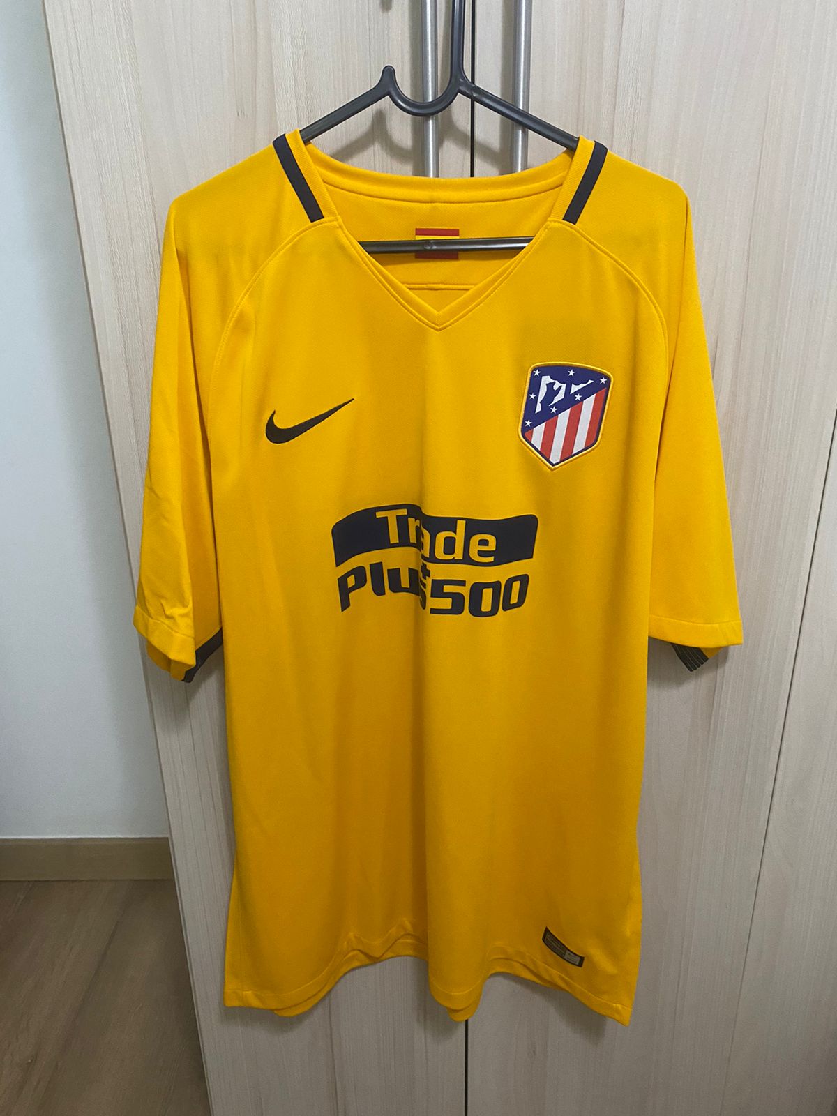 Atletico Madrid 2017 away shirt