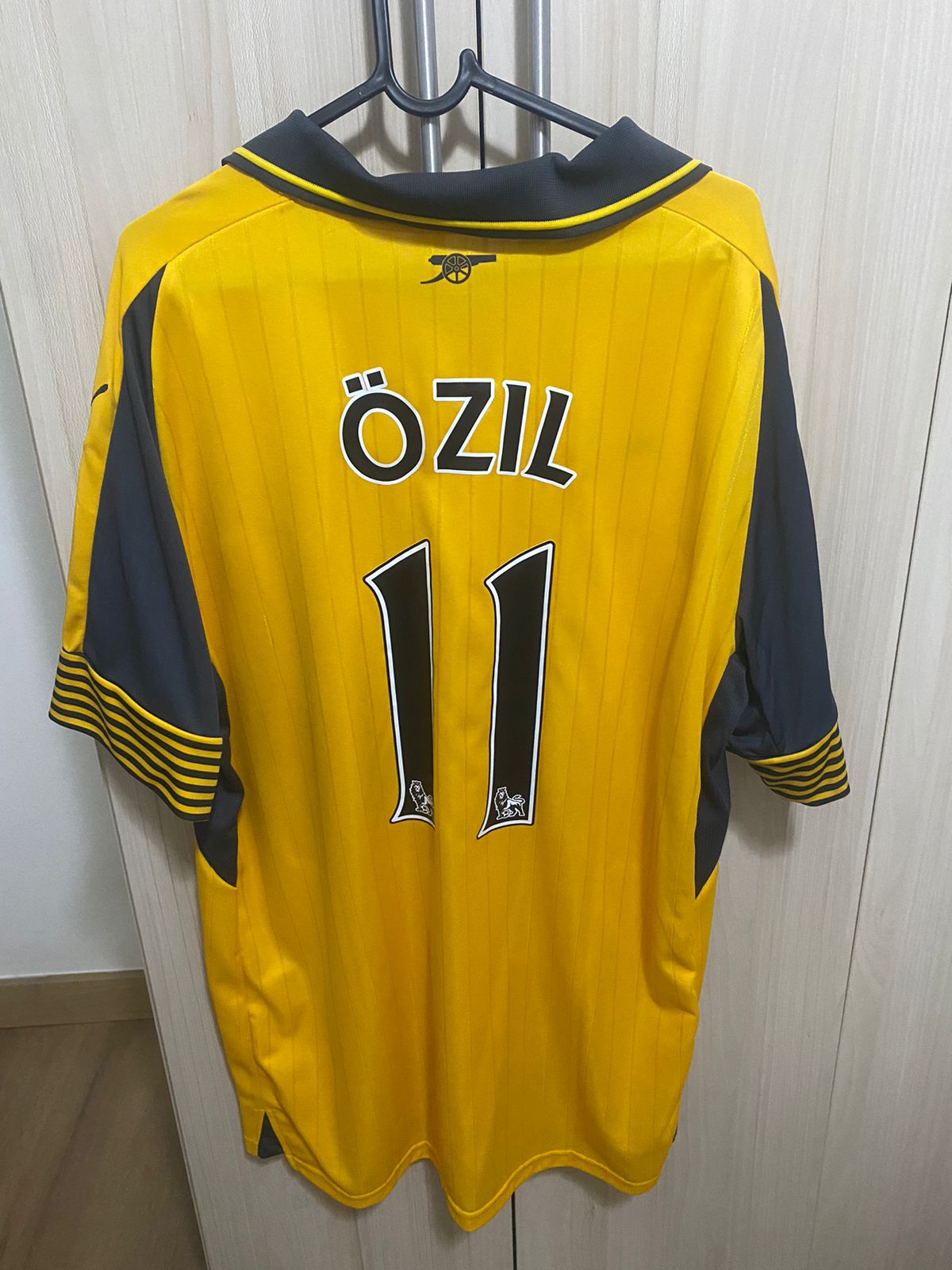 Arsenal Away Shirt GG Ozil