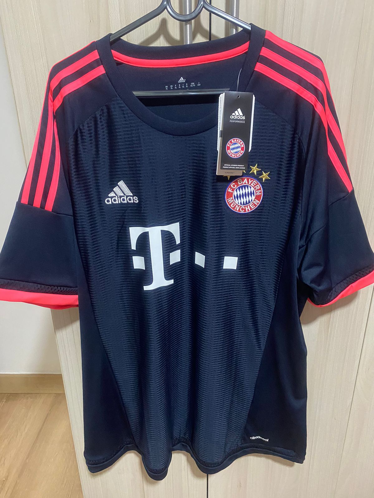 Bayern 2015-2016 Third Shirt