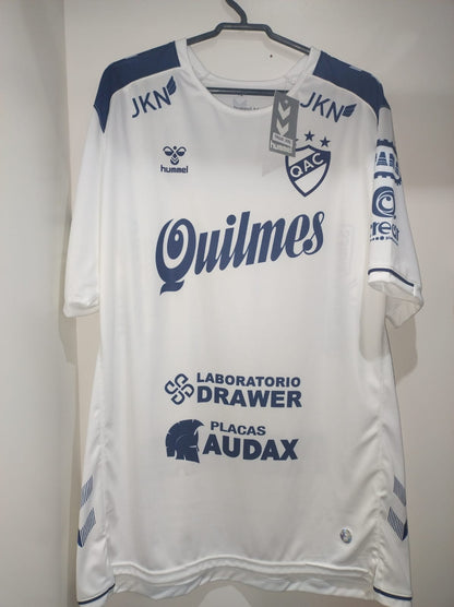 Quilmes T-Shirt 2GG (60 x 77 cm) - Fitted - New with Tag - Hummel