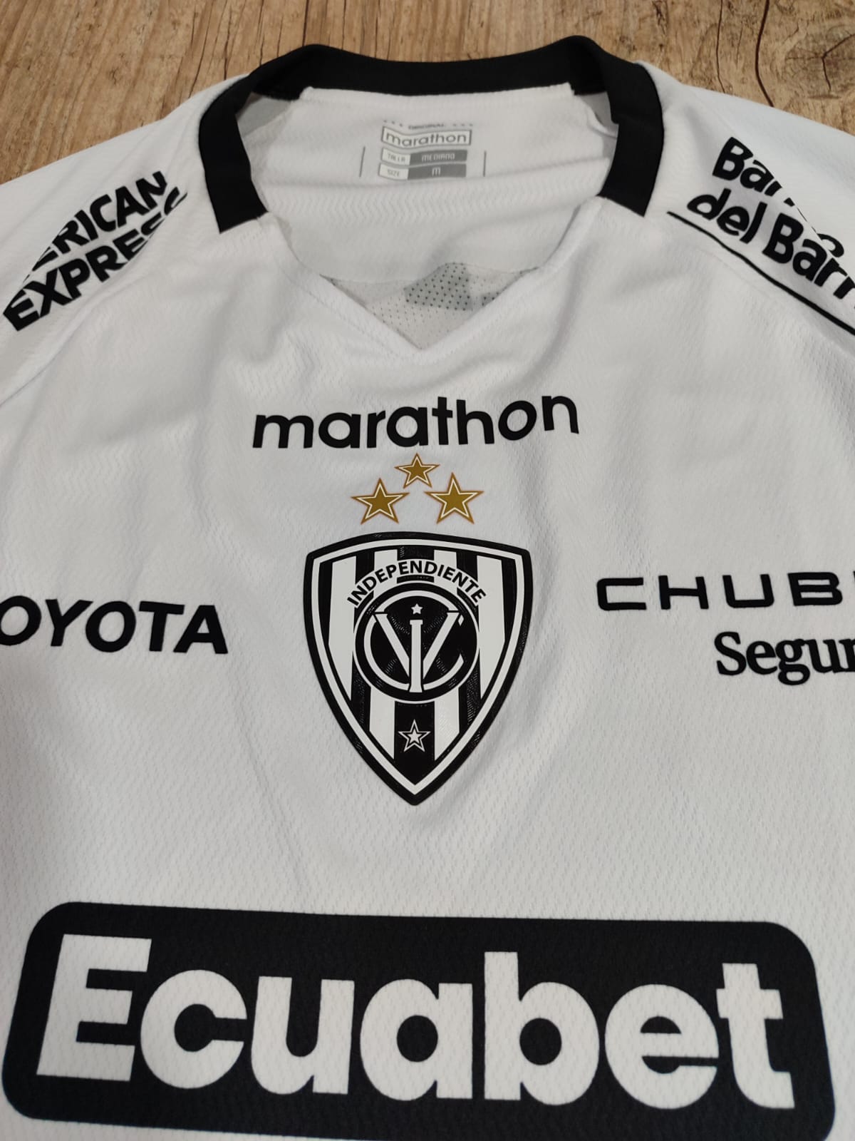 Independiente del Valle 2022 T-Shirt - Size M (51x72 cm) - White Goalkeeper