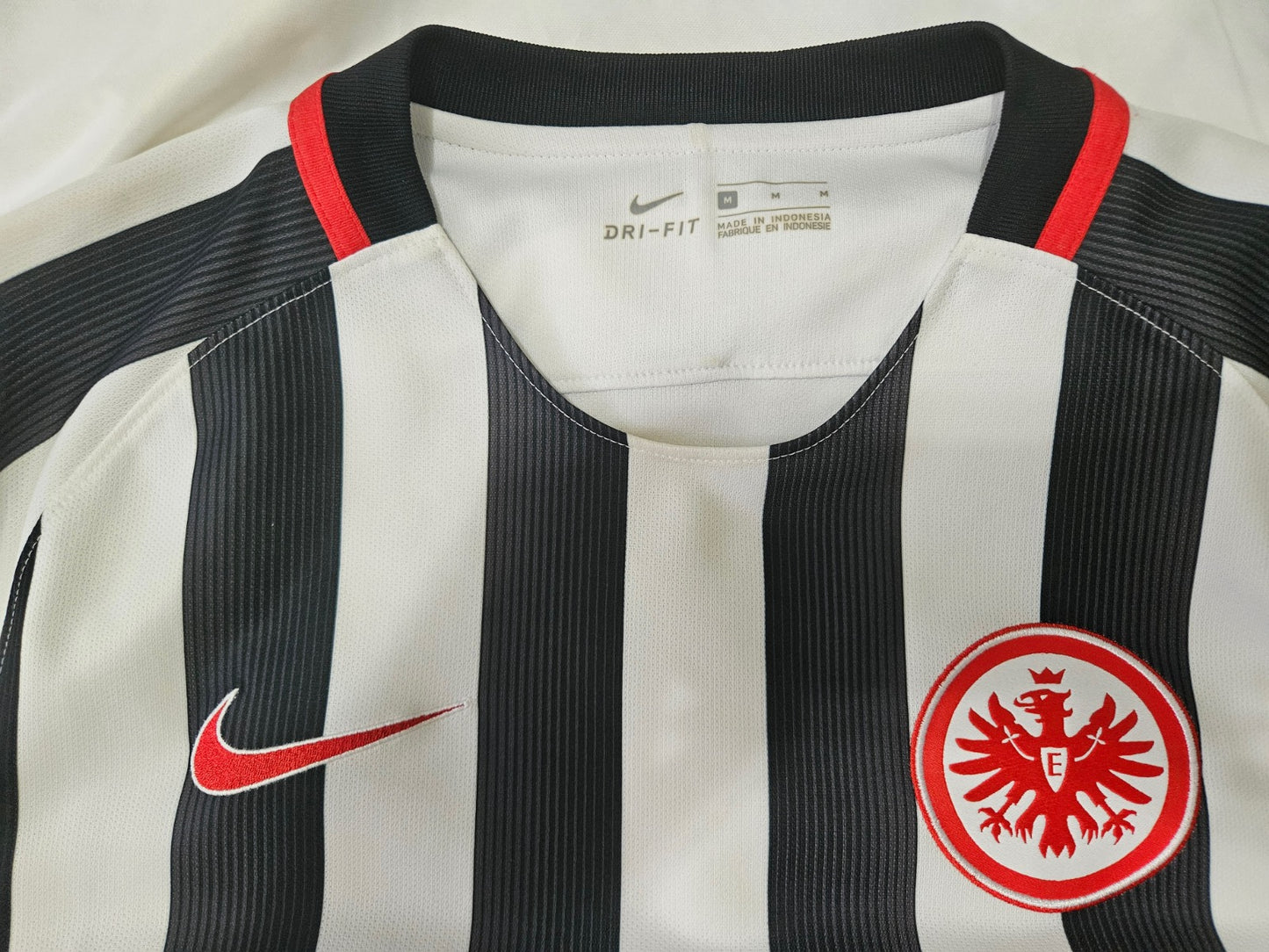 Eintracht Frankfurt Home Shirt 2016/2017 - Original