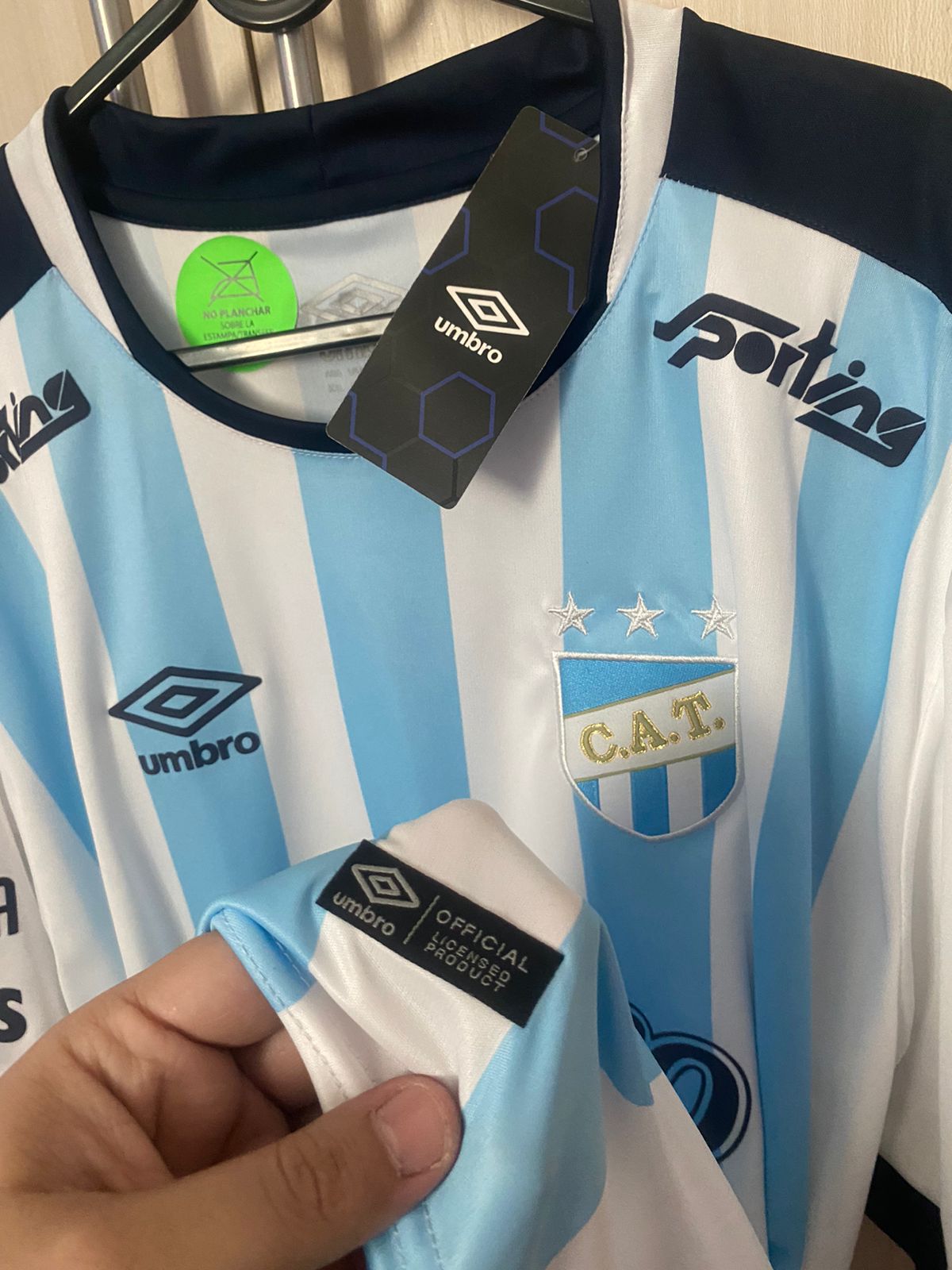Atlético Tucumán 2018 Umbro Jersey - Size 2GG (59 x 78 cm) - New with Tag