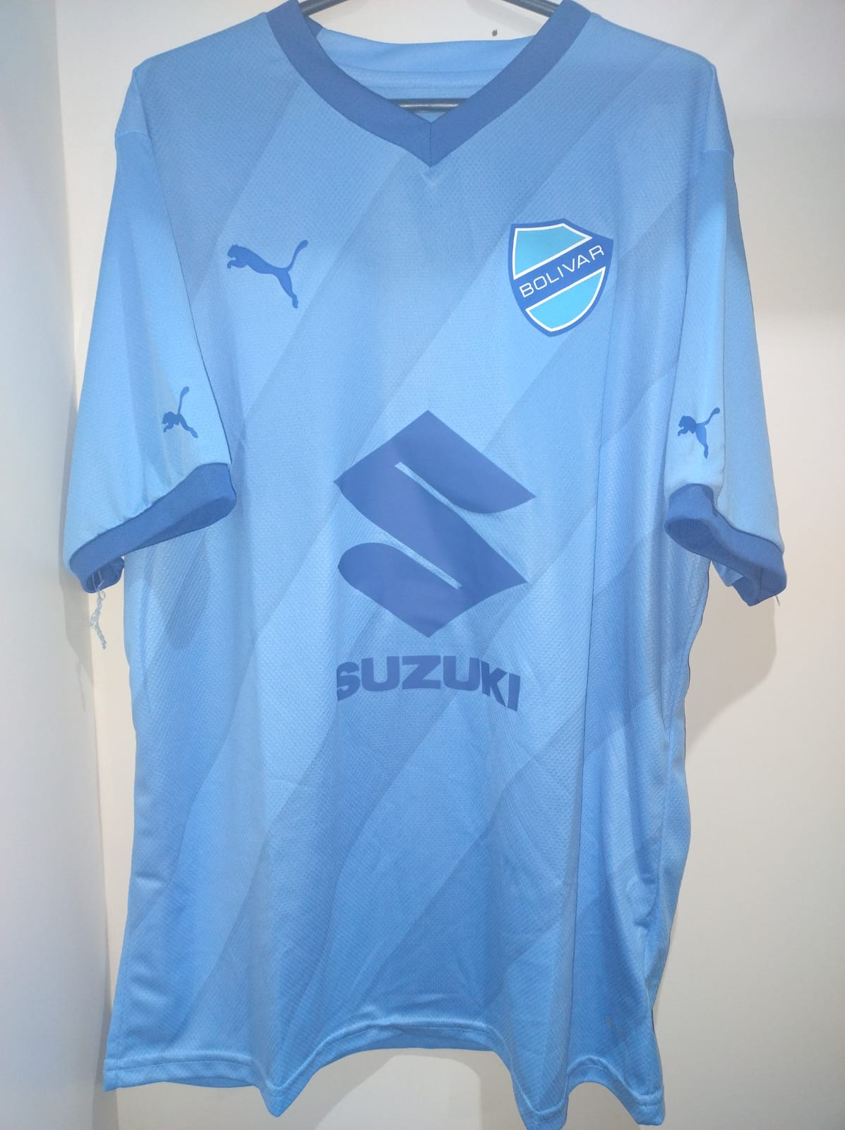 Bolívar 2023 Shirts - Size GG - Pulled thread on the front