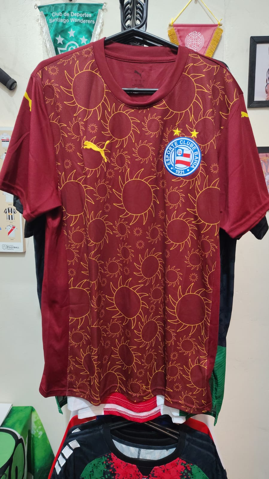 Camisa Bahia Third 2025 Puma vinho com sóis - frente