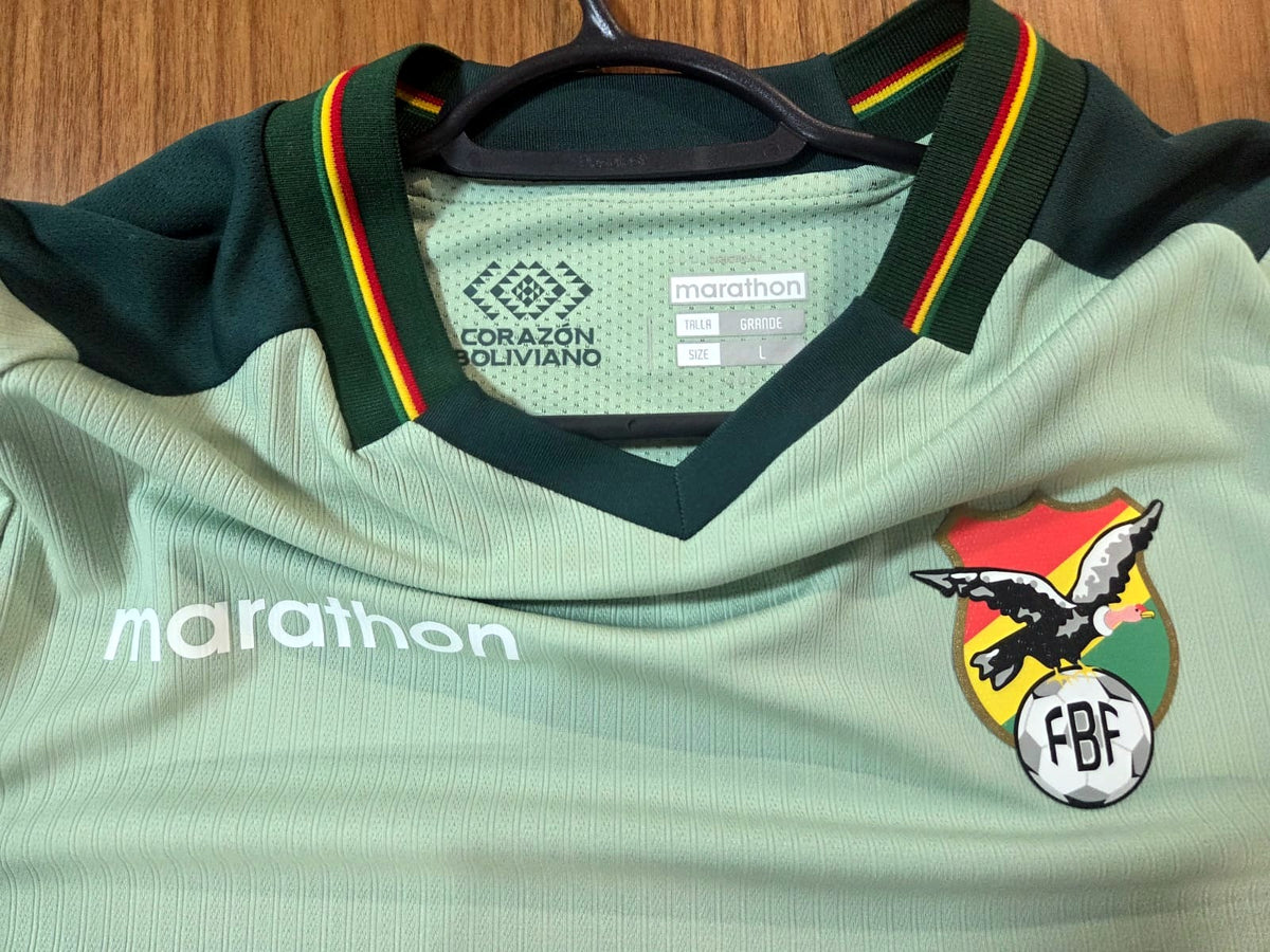 Camisa Bolívia 2024 – escudo FBF e gola Corazón Boliviano