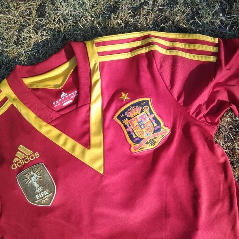 Camisa Espanha Home 2013 - escudo e patch campeã do mundo 2010