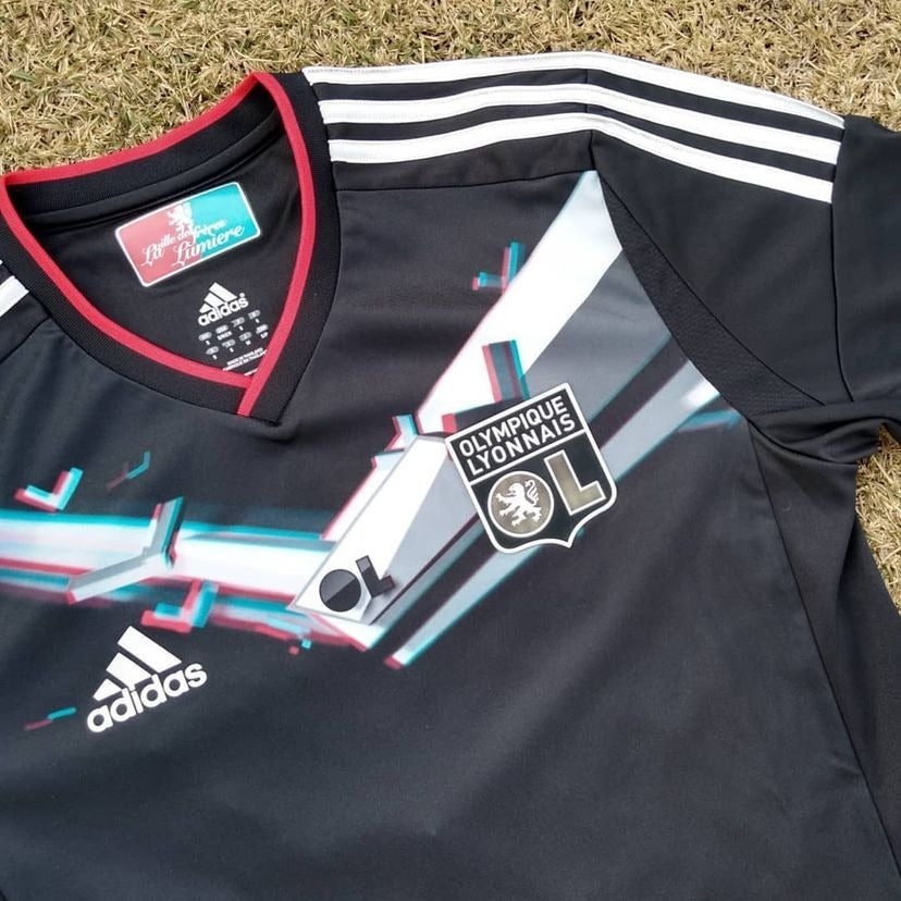 Camisa Olympique Lyonnais Third 2012/13 - detalhe gola e efeito 3D
