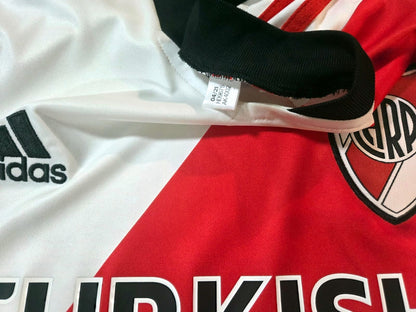Camisa River Plate Home 2021/22 – escudo e etiqueta adidas