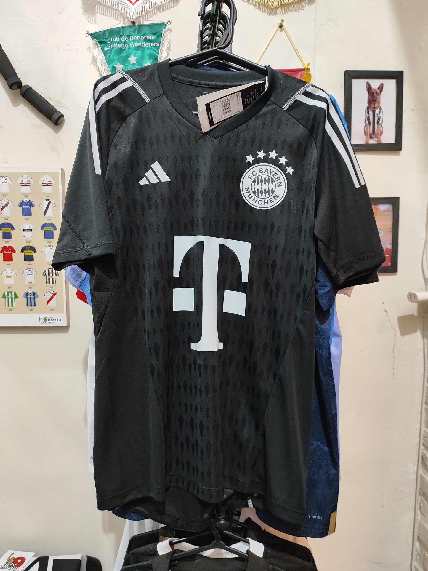 Camisa Bayern München Goleiro 2023-24 adidas - Neuer #1