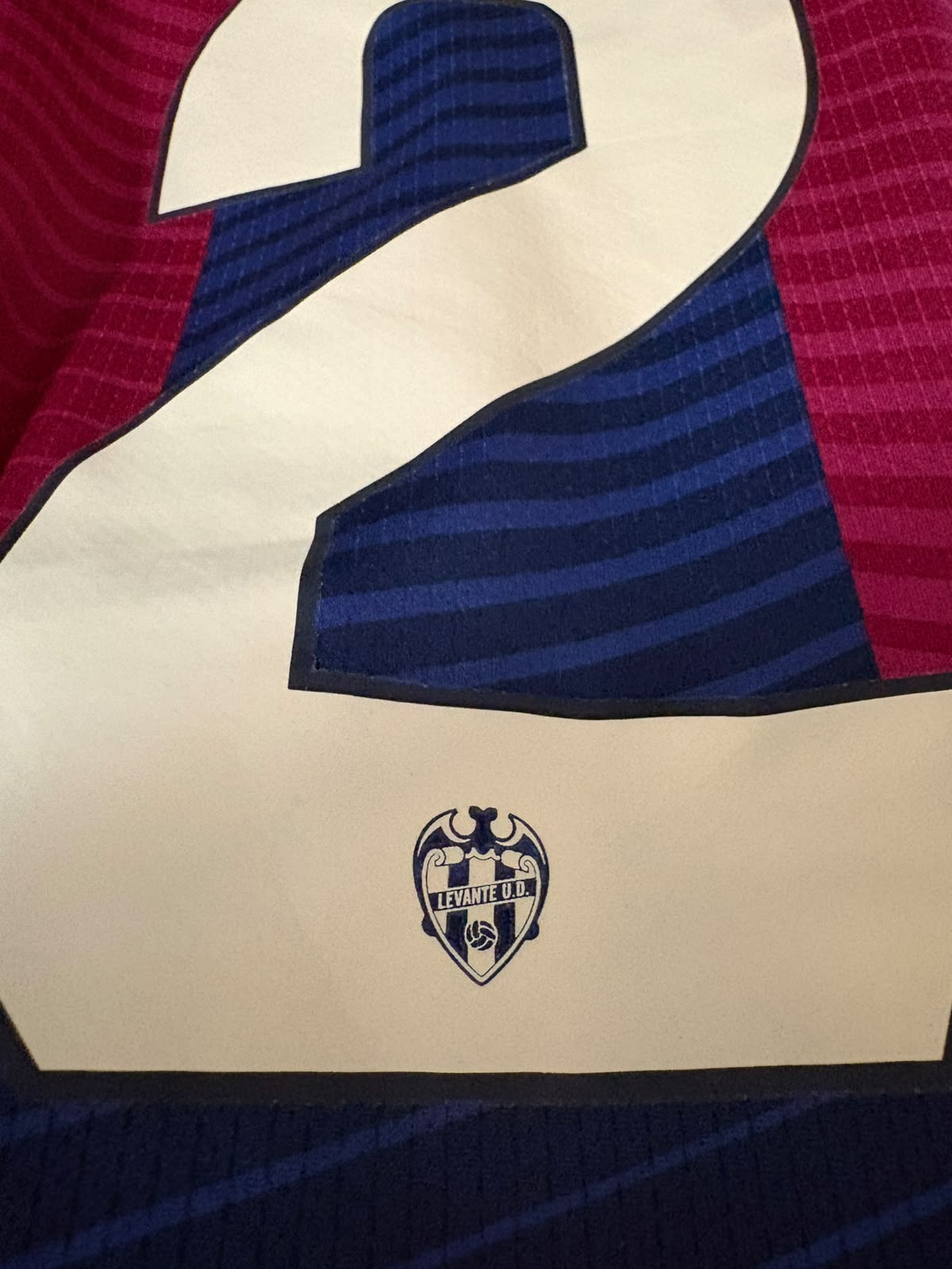 Camisa Levante UD Granate - Centenário Campo de Vallejo - M. Moreno 2 - Macron