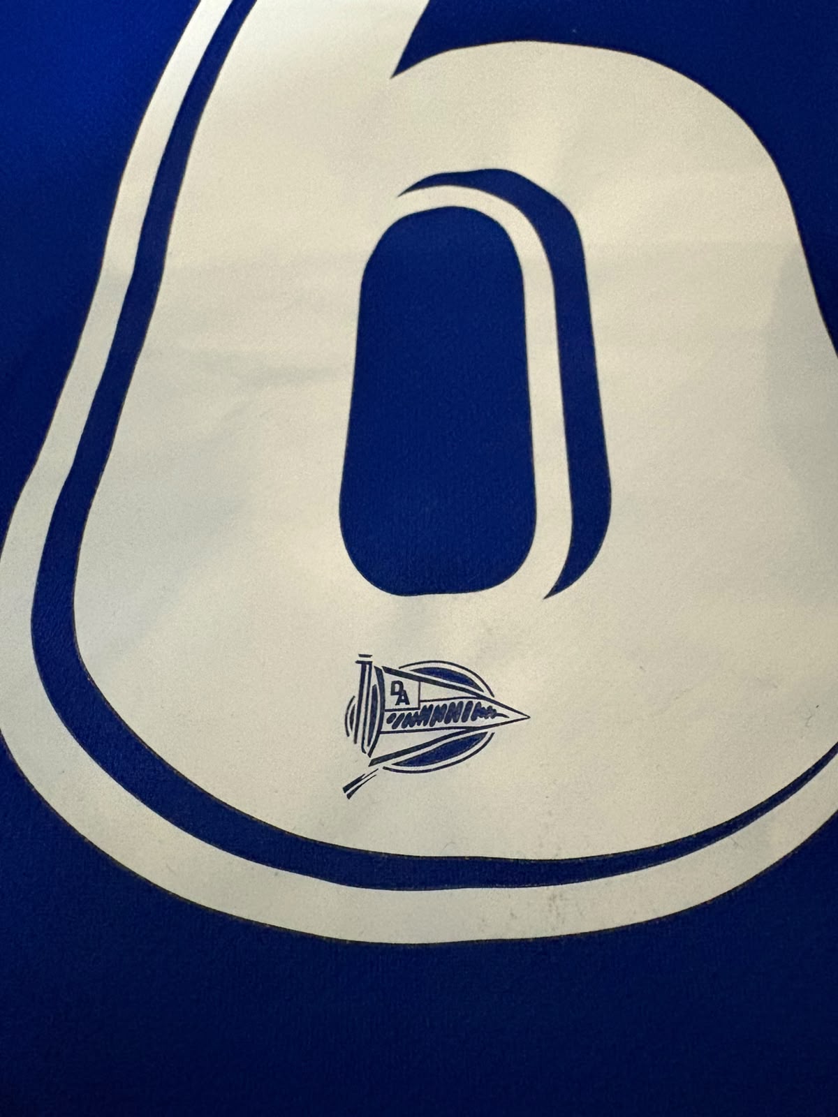 Camisa Deportivo Alavés Azul e Branco - Maripán 6 - Kelme