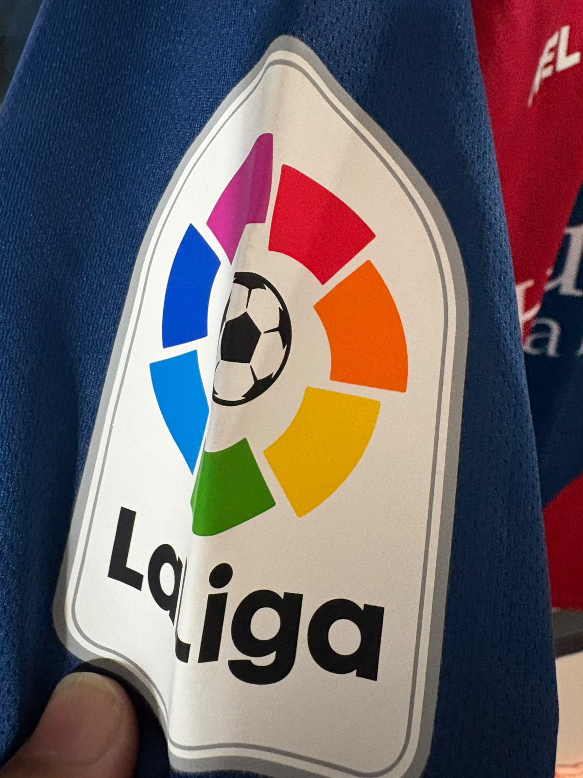 Camisa SD Huesca Azul e Vermelha - J. Pulido 14 - Kelme - De Jogo