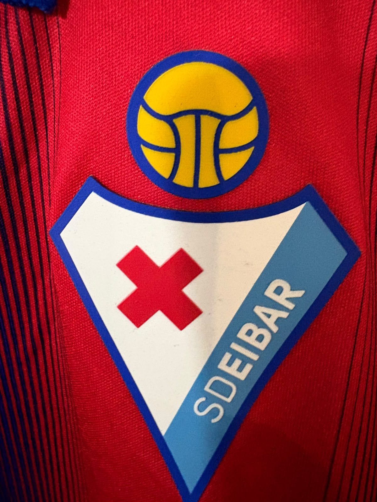 Camisa SD Eibar Vermelho e Azul - P. Diop 8 - Joma - Player Issue