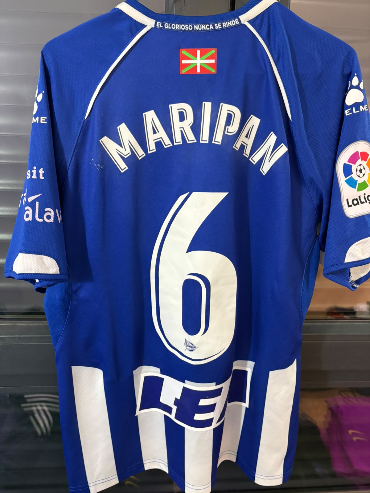 Camisa Deportivo Alavés Azul e Branco - Maripán 6 - Kelme