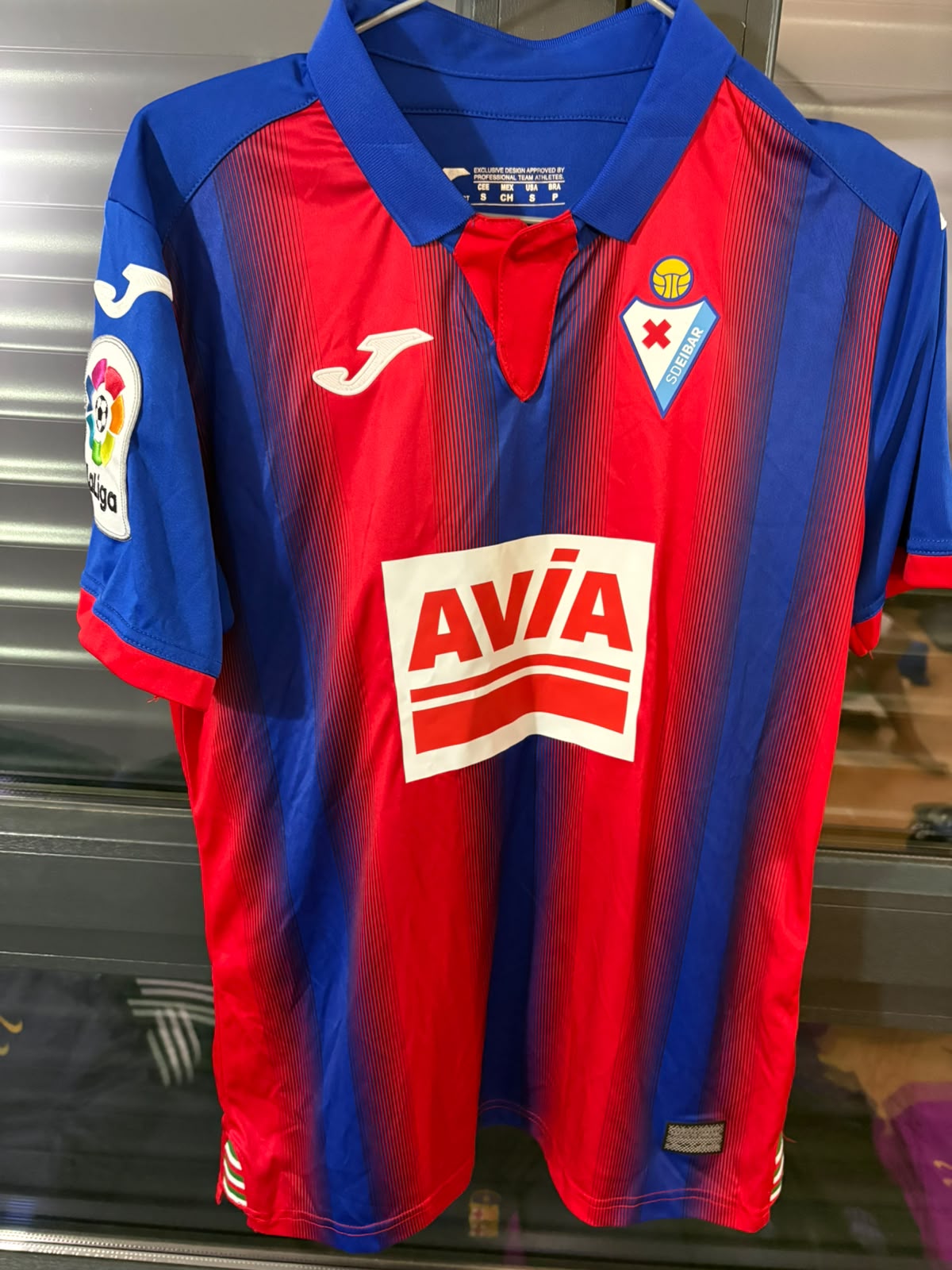 Camisa SD Eibar Vermelho e Azul - P. Diop 8 - Joma - Player Issue