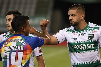 San Marcos de Arica com a camisa Wiphala contra o Deportes Temuco, Estádio Germán Becker, março de 2020