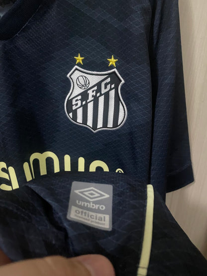 Camisa Santos Third 2020 – escudo e selo Umbro official